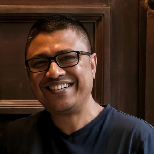 Award-winning Copywriter and Photographer